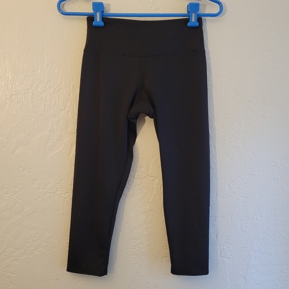 Onzie Capri Pant Size XS NWT - Picture 1 of 6